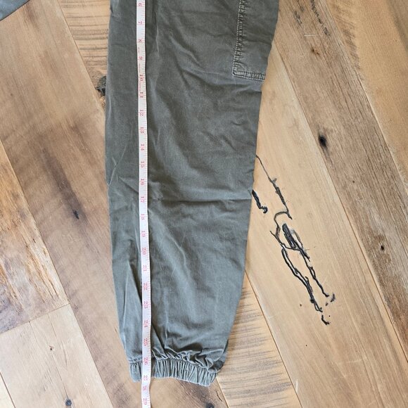AE Women's Stretch Baggy Cargo Jogger Olive Green Size 8 - Picture 5 of 9